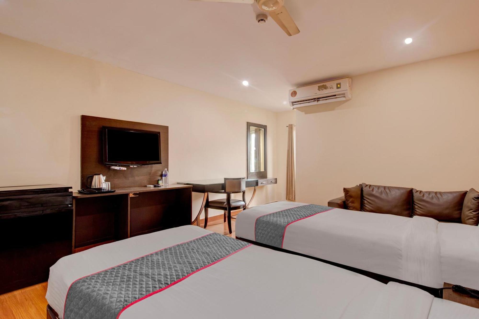Udayee International Hotel Tirupati Luaran gambar