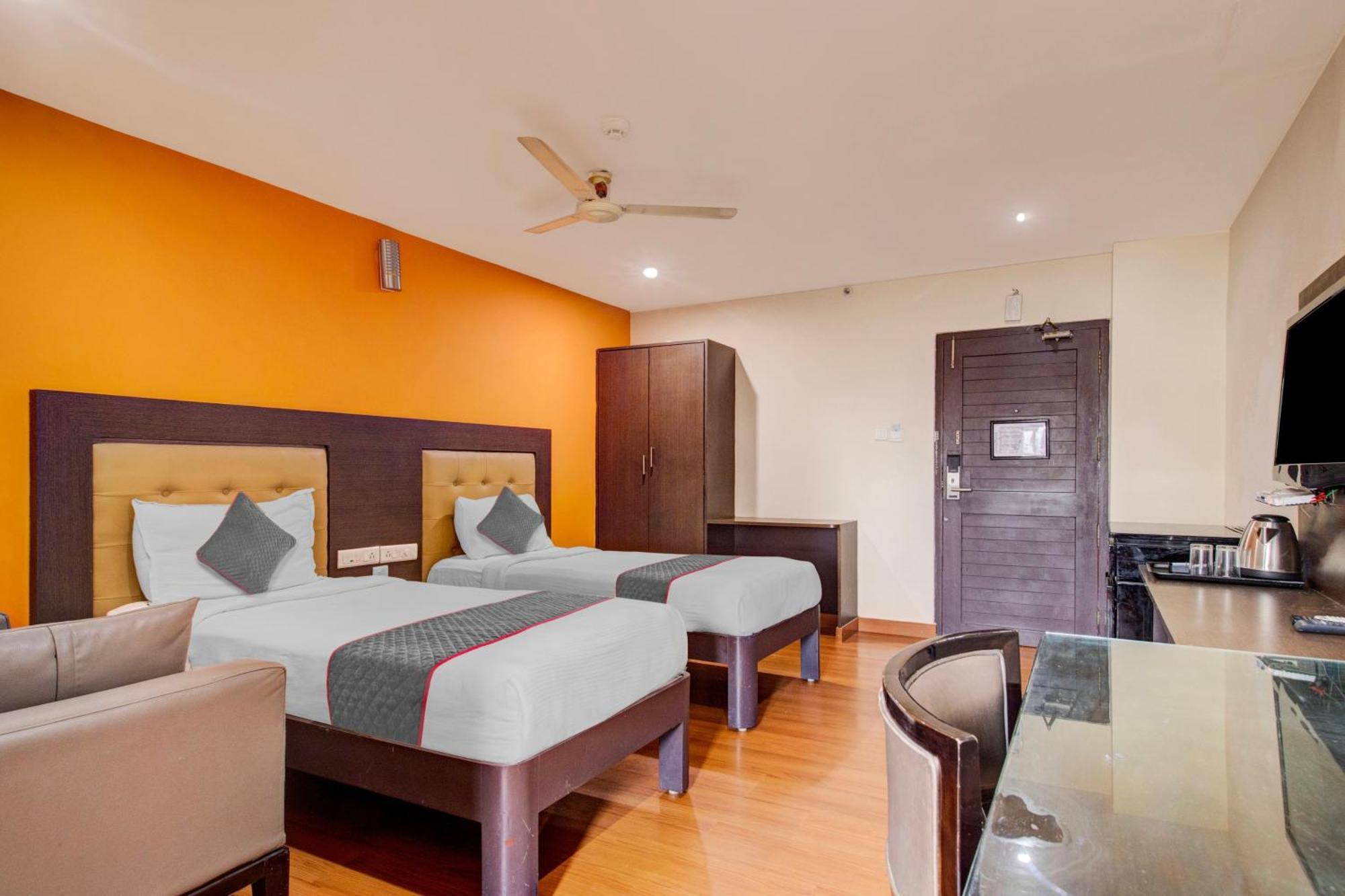 Udayee International Hotel Tirupati Luaran gambar