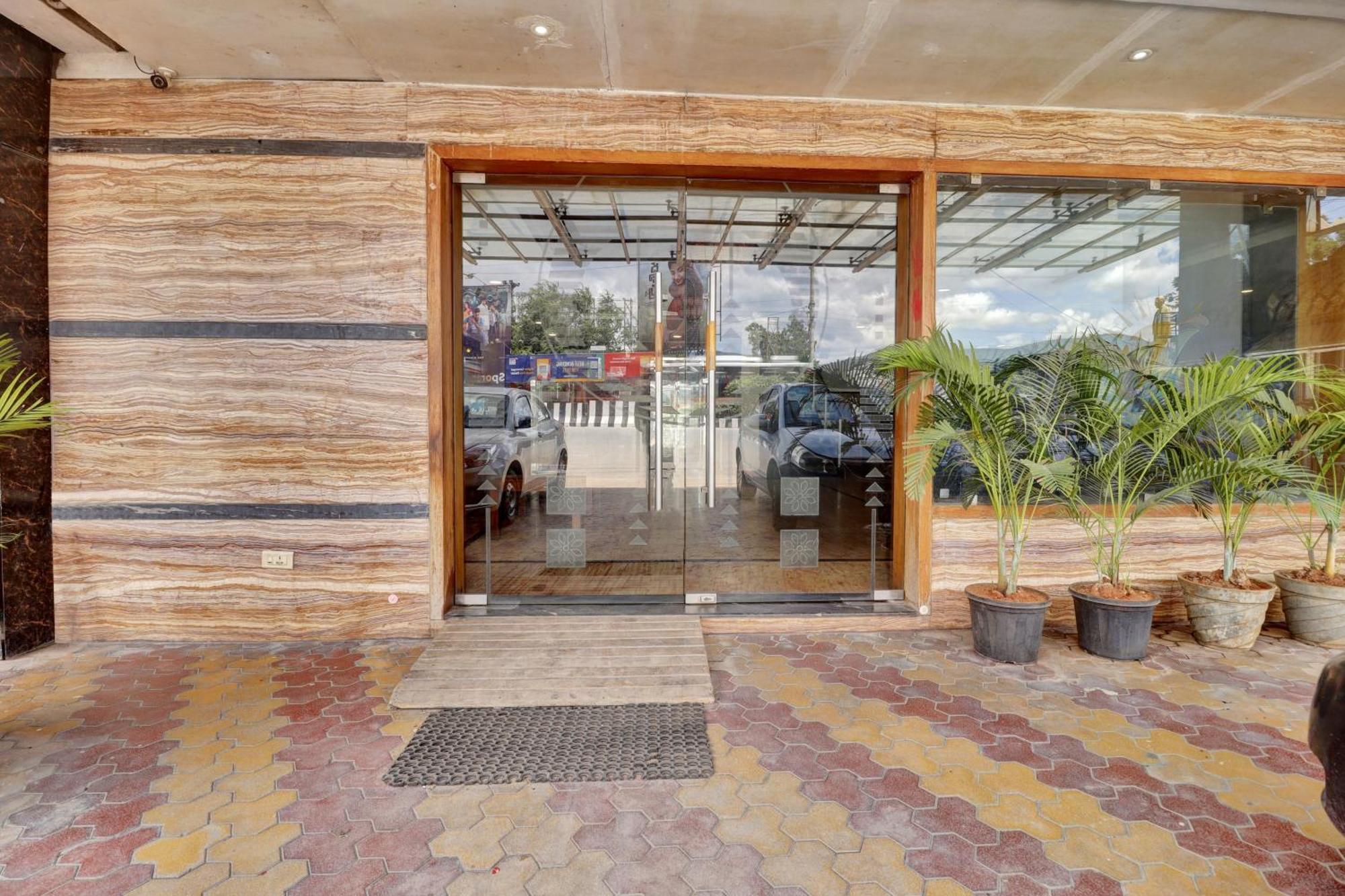Udayee International Hotel Tirupati Luaran gambar